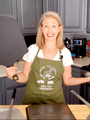 Peggy Paul Casella explaining what a pizza peel is and how to use it