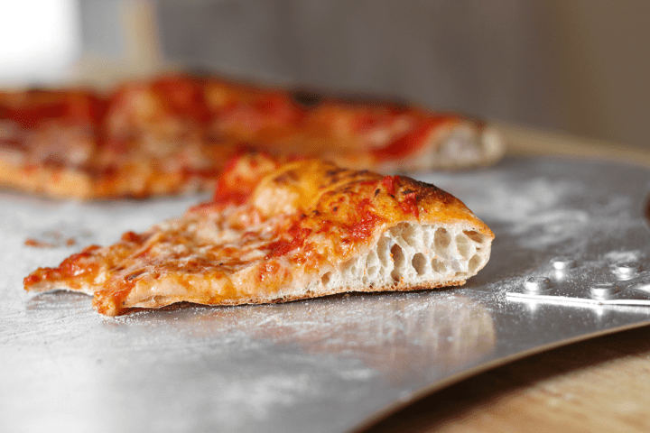 Neapolitan pizza crust