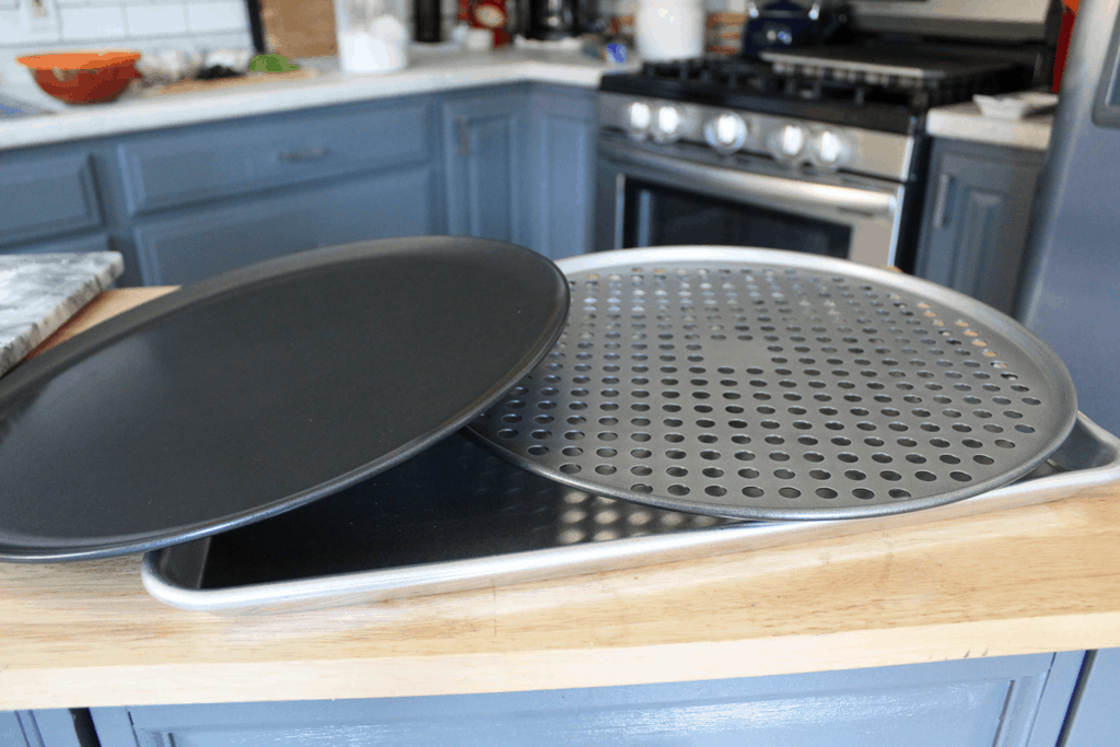 different pizza pans
