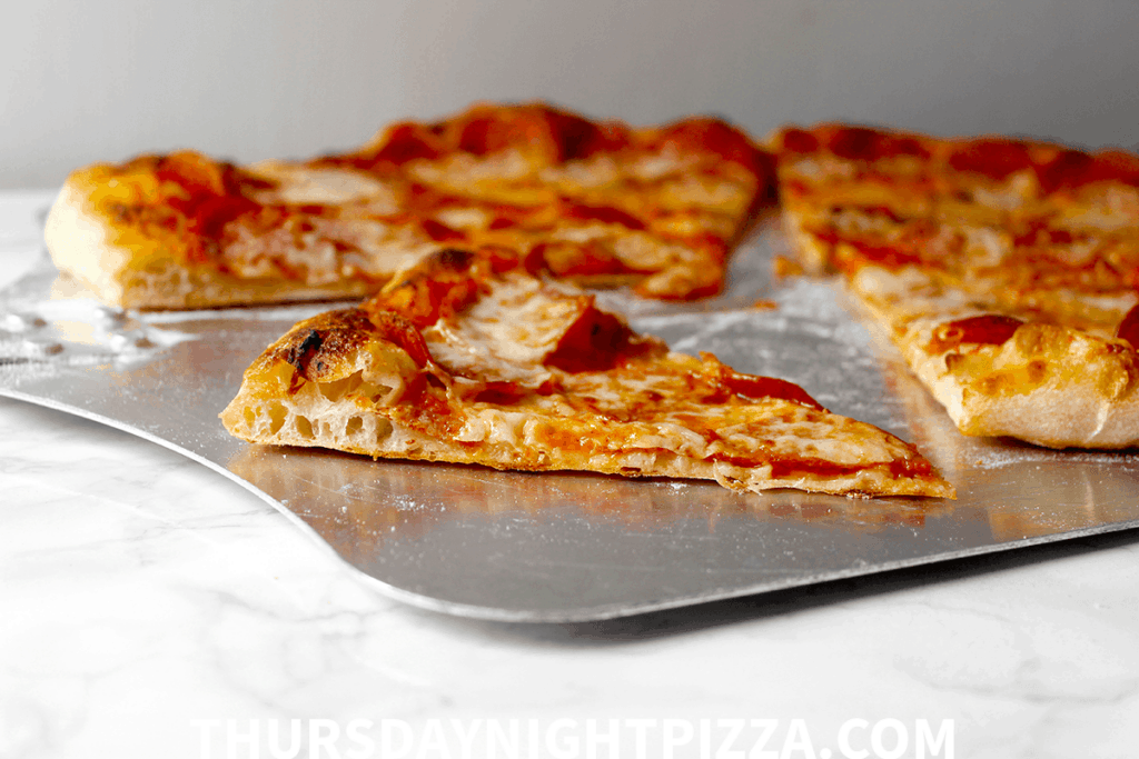 pizza baked on the pizzaplate by VanEsch Cookware